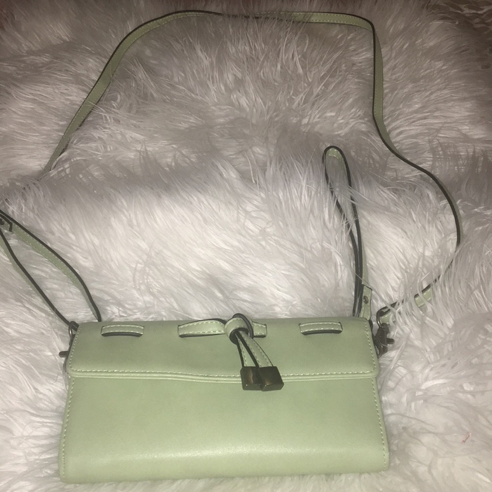 Crossbody purse/Wristlet 💓